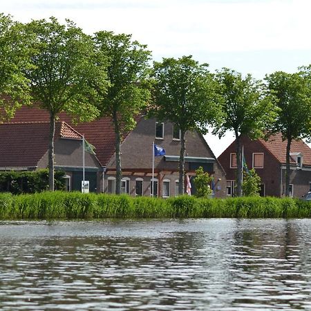 Lodge 61 Hotel Aan Het Water เมเดมบลิค ภายนอก รูปภาพ