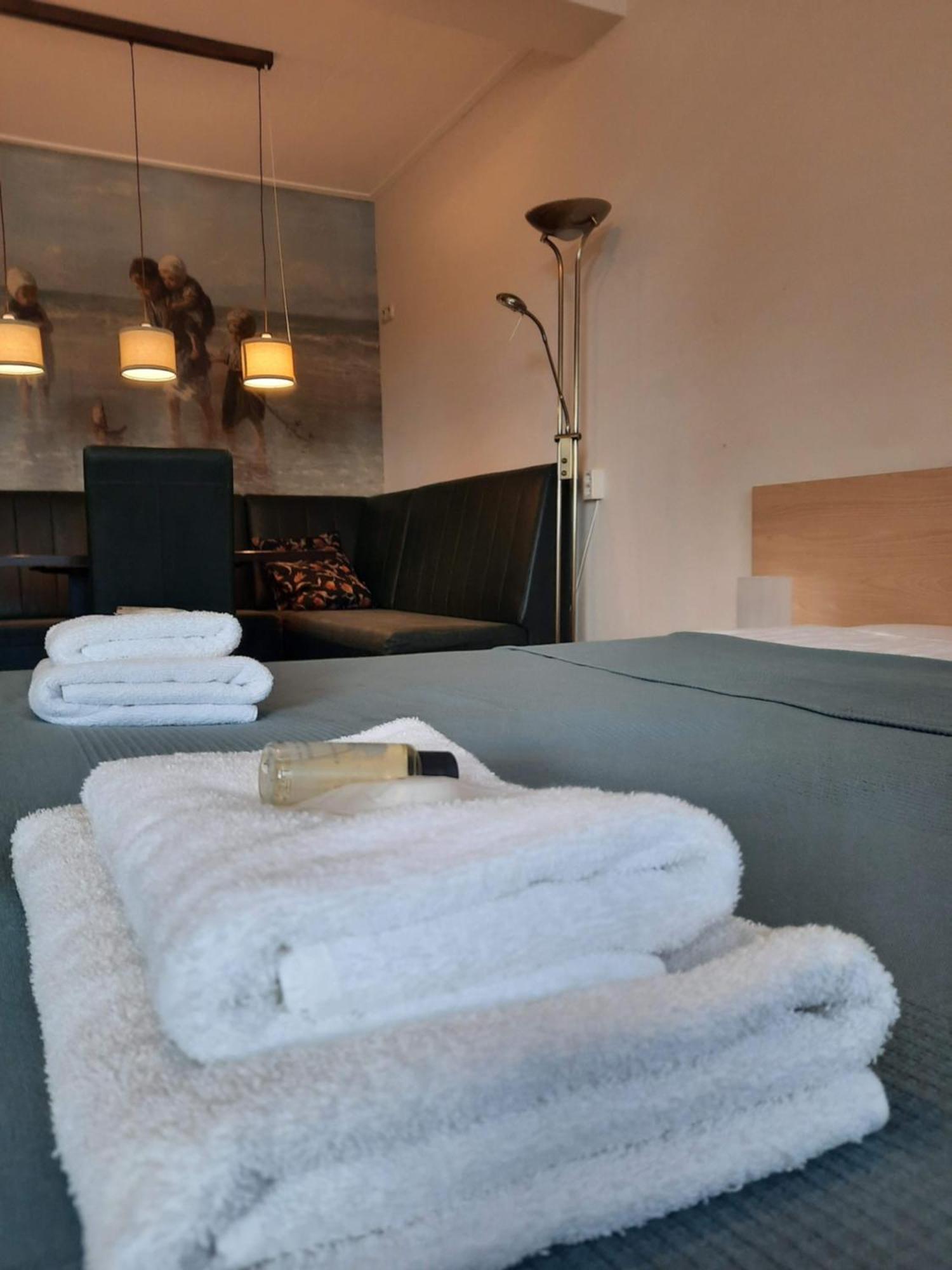 Lodge 61 Hotel Aan Het Water เมเดมบลิค ภายนอก รูปภาพ